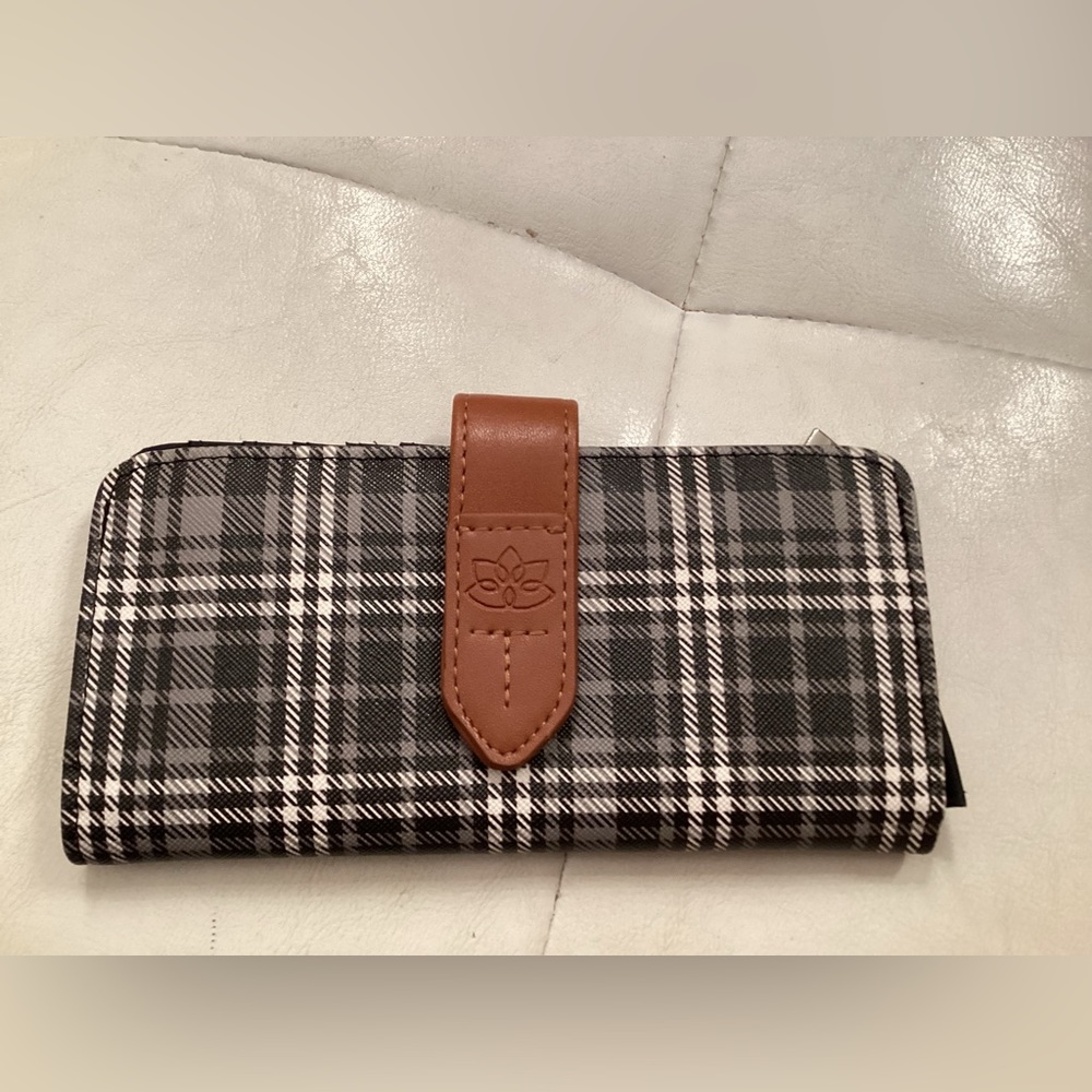 Plaid Wallet